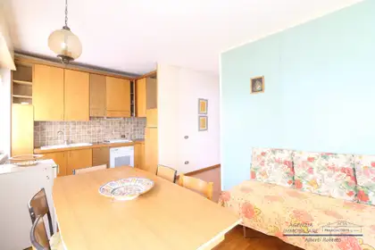 Trilocale con terrazza in vendita a Sale Marasino